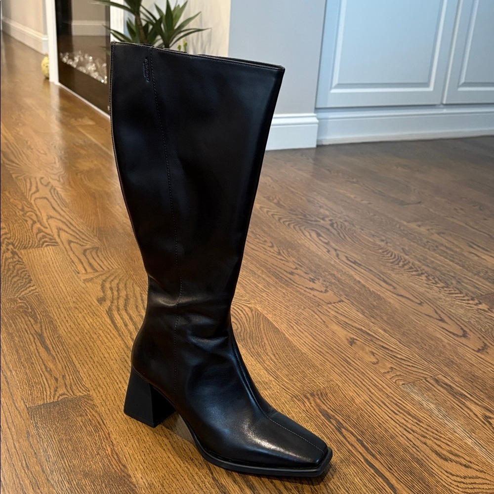 Vagabond Black Heeled Boots - Picture 6 of 14